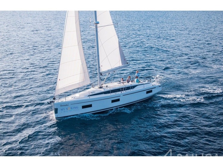 Bavaria C42 - Yacht Charter Sailica