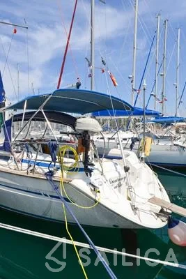 Bavaria 42 - Yacht Charter Sailica