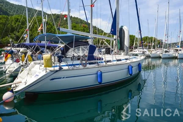 Bavaria 42 - Yacht Charter Sailica