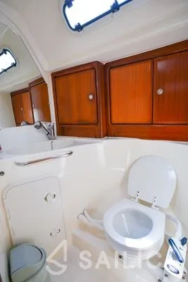 Bavaria 42 - Yacht Charter Sailica
