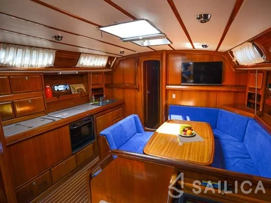 Bavaria 42 - Yacht Charter Sailica