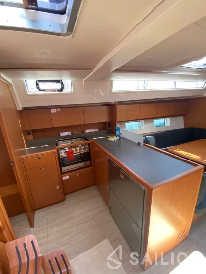 Bavaria C45 - Yacht Charter Sailica