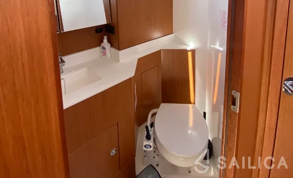 Bavaria C45 - Yacht Charter Sailica