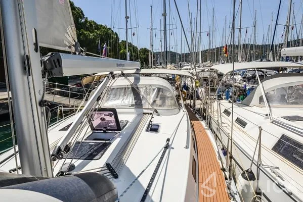 Bavaria 45 Cruiser - Yacht Charter Sailica