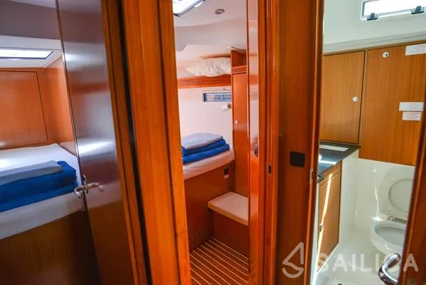 Bavaria 45 Cruiser - Yacht Charter Sailica