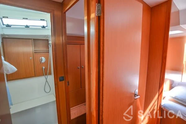 Bavaria 45 Cruiser - Yacht Charter Sailica