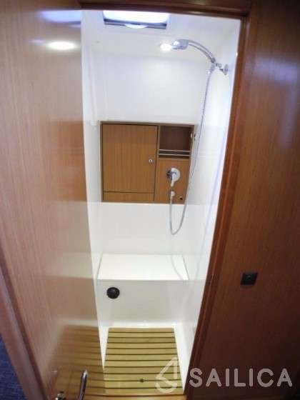 Bavaria Cruiser 50 - 4 cab. - Yacht Charter Sailica
