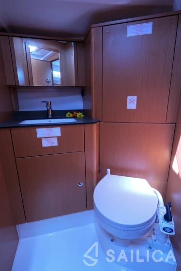 Bavaria 41 Cruiser - Yacht Charter Sailica