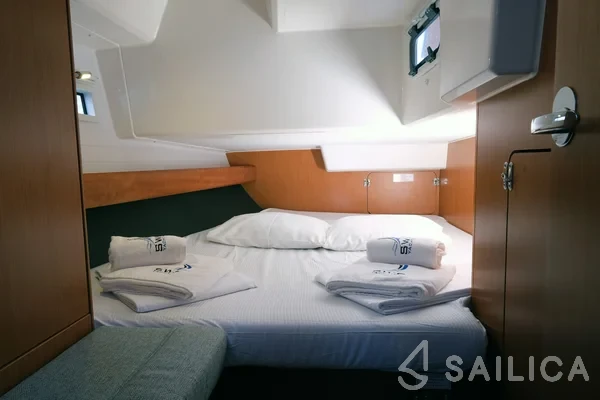 Bavaria 41 Cruiser - Yacht Charter Sailica