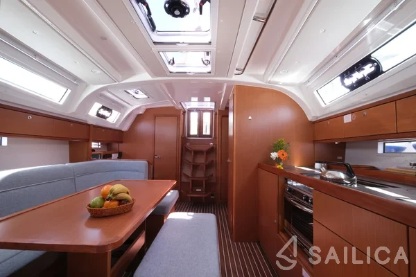 Bavaria 41 Cruiser - Yacht Charter Sailica