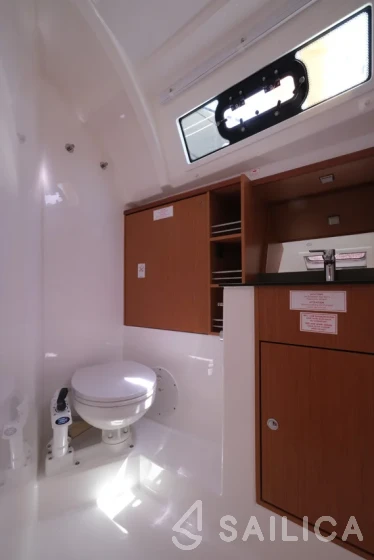 Bavaria 41 Cruiser - Yacht Charter Sailica