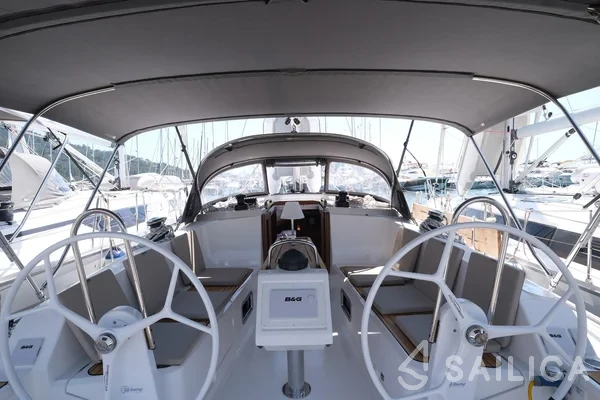 Bavaria 41 Cruiser - Yacht Charter Sailica