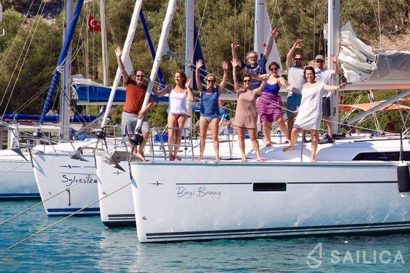 Bavaria Cruiser 41 - Yacht Charter Sailica