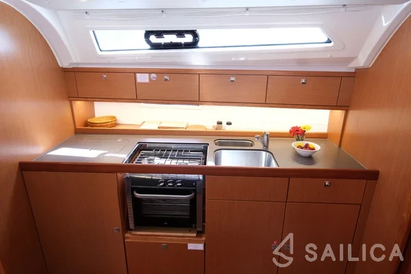 Bavaria 41 Cruiser - Yacht Charter Sailica