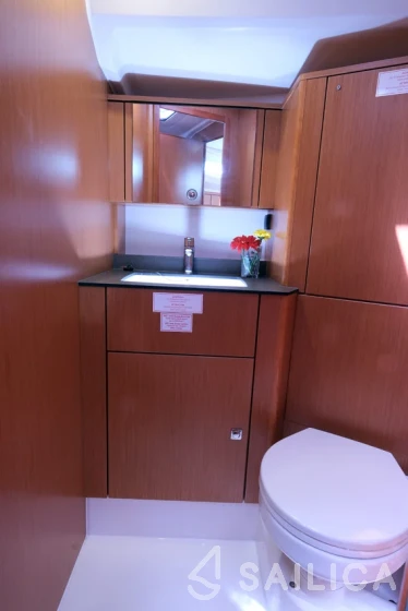 Bavaria 41 Cruiser - Yacht Charter Sailica