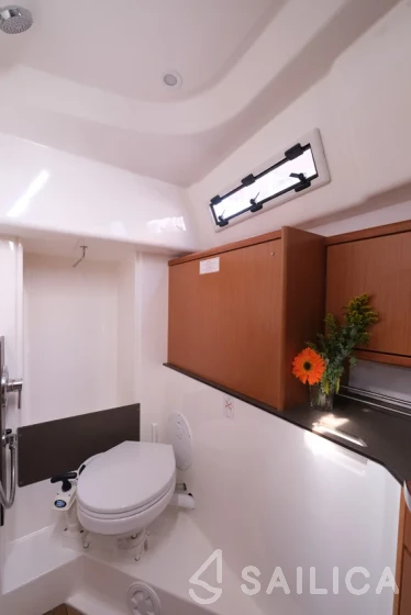 Bavaria 34 Cruiser - Yacht Charter Sailica