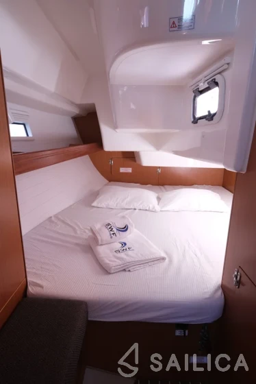 Bavaria 34 Cruiser - Yacht Charter Sailica