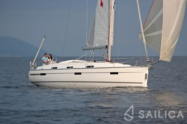 Bavaria 36 Cruiser - Yacht Charter Sailica