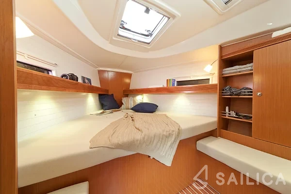 Bavaria 36 Cruiser - Yacht Charter Sailica
