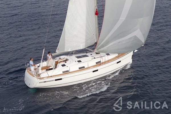 Bavaria 36 Cruiser - Yacht Charter Sailica