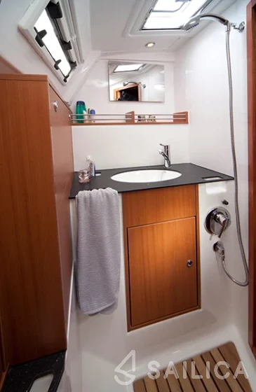 Bavaria 36 Cruiser - Yacht Charter Sailica