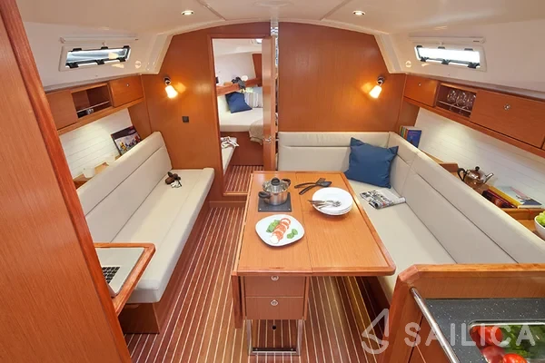 Bavaria 36 Cruiser - Yacht Charter Sailica