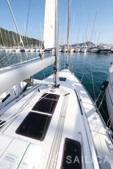 Bavaria 37 Cruiser - Yacht Charter Sailica