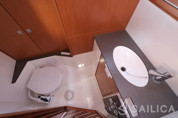 Bavaria 37 Cruiser - Yacht Charter Sailica