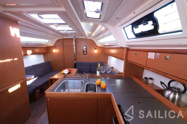 Bavaria 37 Cruiser - Yacht Charter Sailica