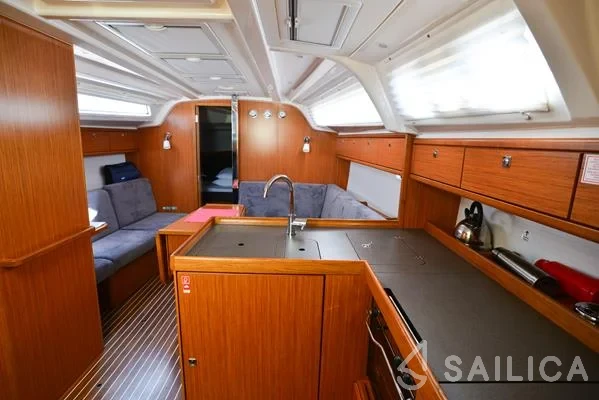 Bavaria 37 Cruiser - Yacht Charter Sailica