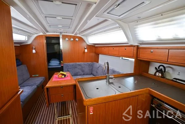 Bavaria 37 Cruiser - Yacht Charter Sailica