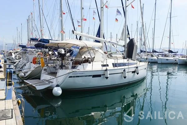 Bavaria 37 Cruiser - Yacht Charter Sailica