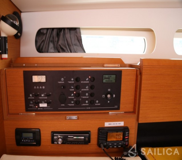 Sun Odyssey 409 - Yacht Charter Sailica