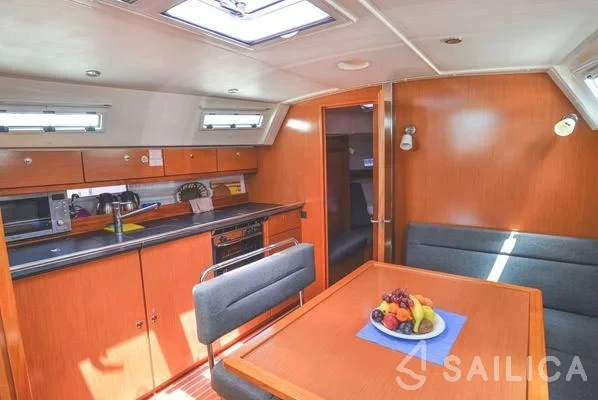 Bavaria 40 Cruiser - Yacht Charter Sailica