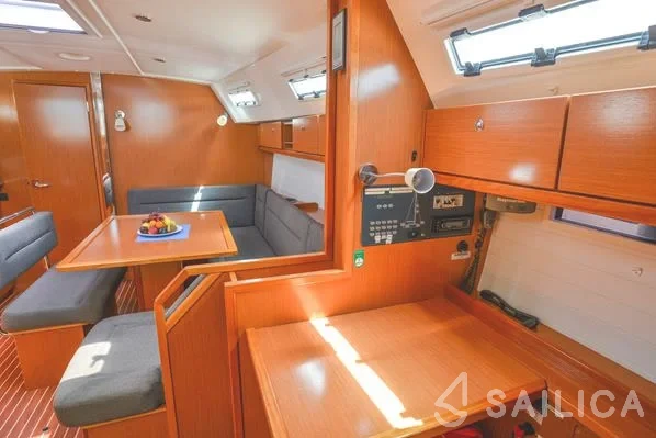 Bavaria 40 Cruiser - Yacht Charter Sailica