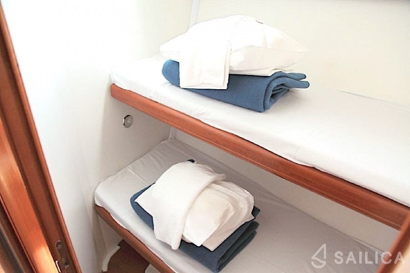 Cyclades 43.4 - Yacht Charter Sailica