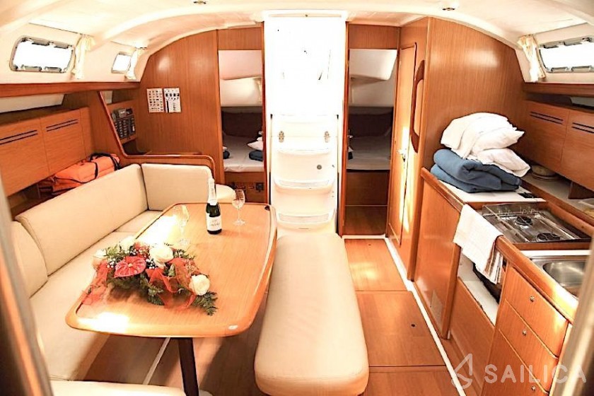 Cyclades 43.4 - Yacht Charter Sailica
