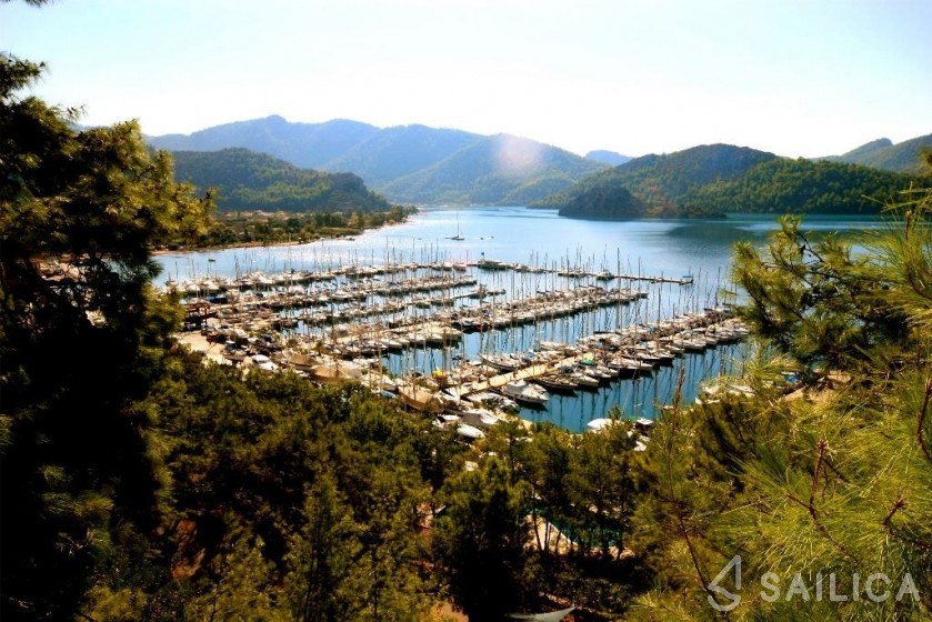 Cyclades 43.4 - Yacht Charter Sailica