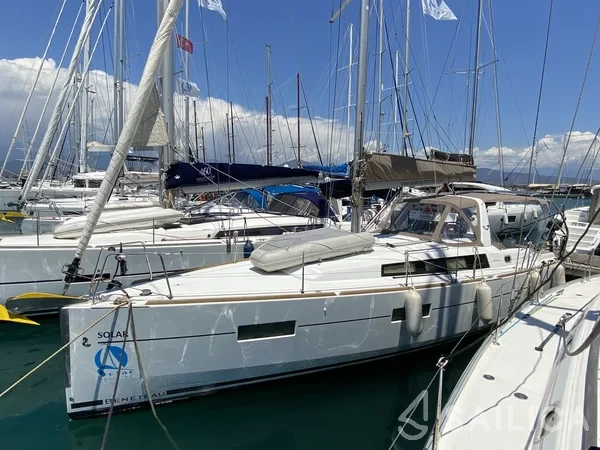 Oceanis 38 - Yacht Charter Sailica