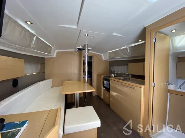 Oceanis 38 - Yacht Charter Sailica