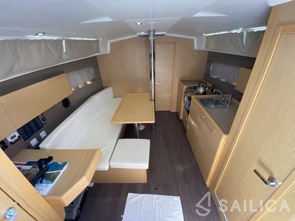 Oceanis 38 - Yacht Charter Sailica