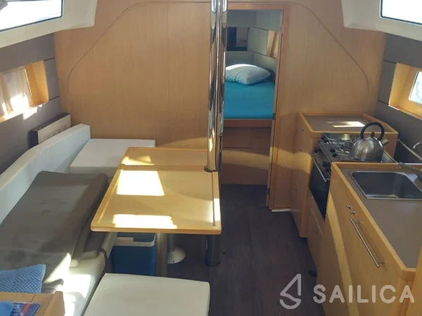 Oceanis 38 - Yacht Charter Sailica