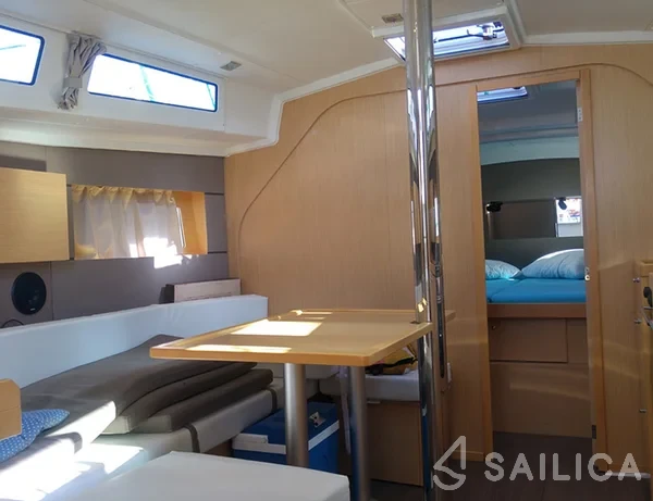 Oceanis 38 - Yacht Charter Sailica