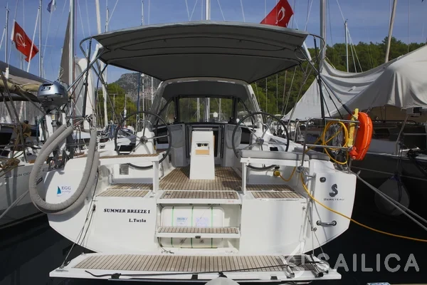Oceanis 38.1 - Yacht Charter Sailica