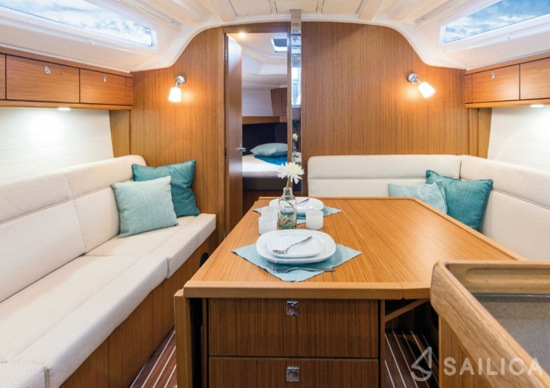 Bavaria Cruiser 37 - Yacht Charter Sailica
