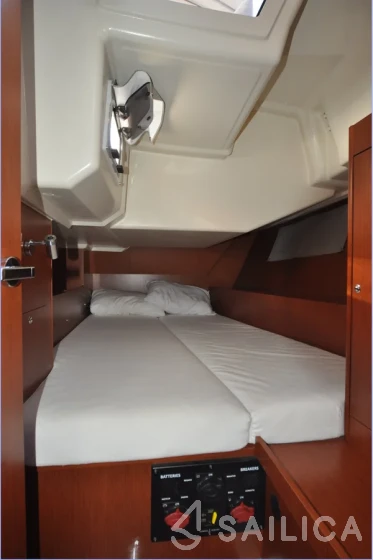 Oceanis 41.1 - Yacht Charter Sailica