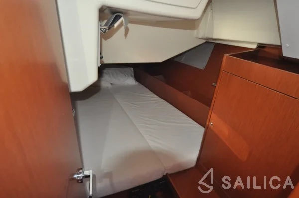 Oceanis 41.1 - Yacht Charter Sailica