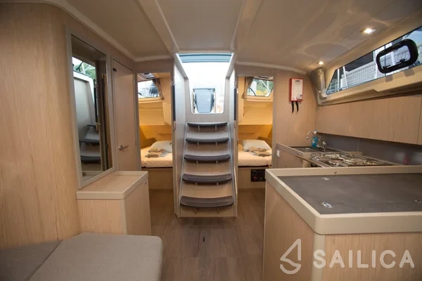 Oceanis 41.1 - Yacht Charter Sailica