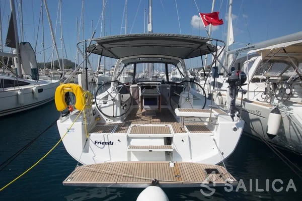 Oceanis 41.1 - Yacht Charter Sailica