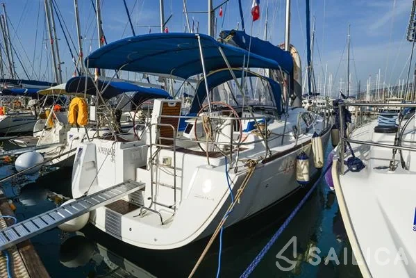Oceanis 43 - Yacht Charter Sailica